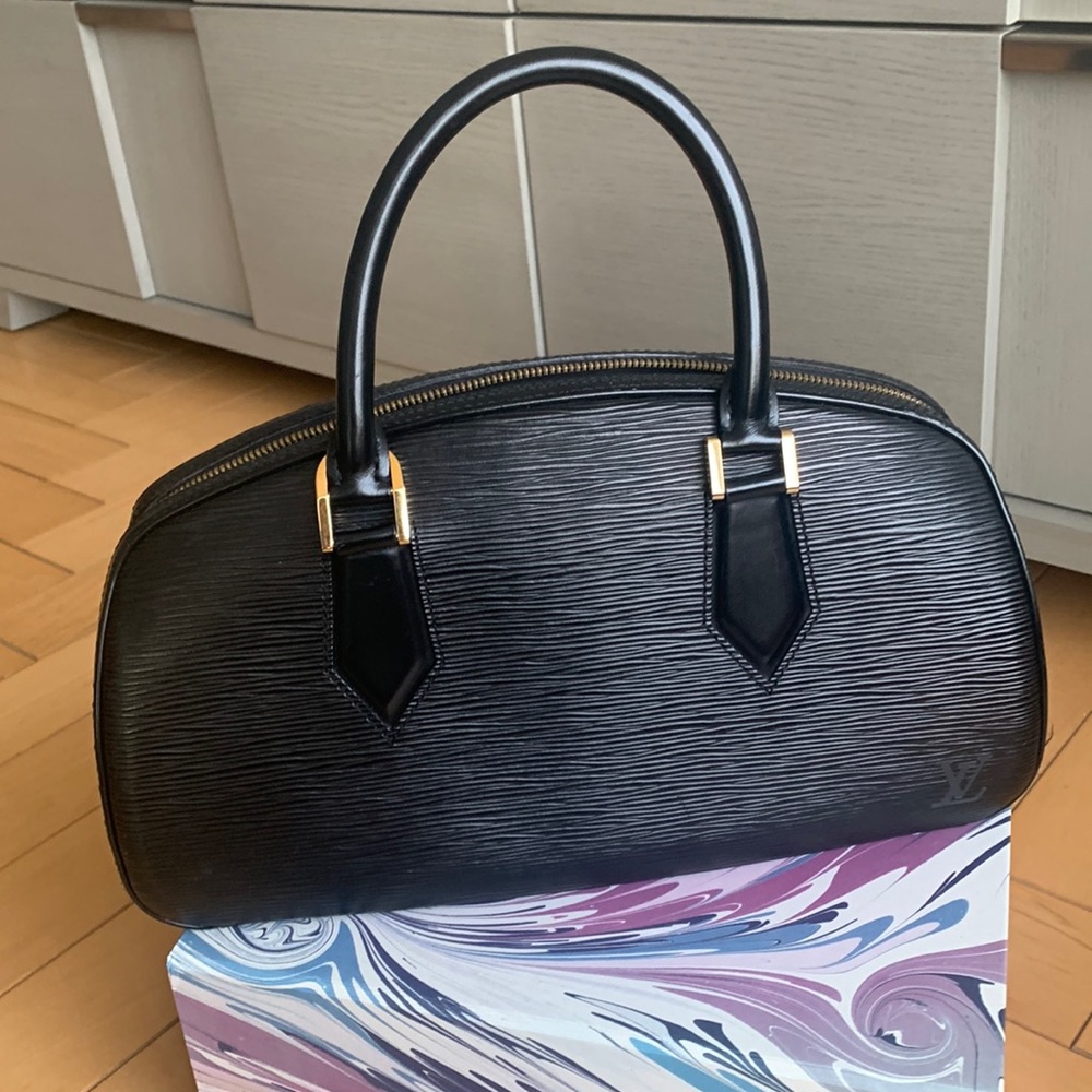 Louise Vuitton - epi leather - Jasmine